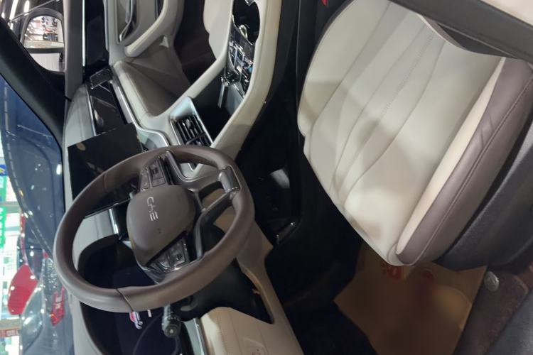Used BYD Song PLUS New Energy 2025 DM-i 112KM Prestige Model Interior 2