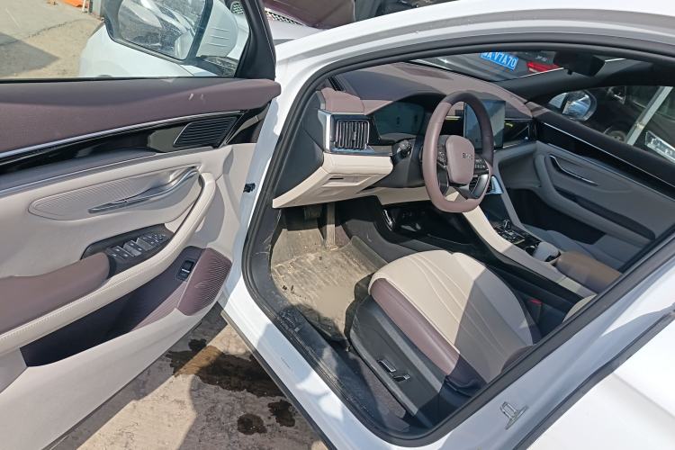 Used BYD Song PLUS New Energy 2025 DM-i Intelligent Driving 112KM Prestige Model Interior 2