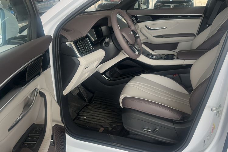 Used BYD Song PLUS New Energy 2025 DM-i 112KM Prestige Model Interior 3