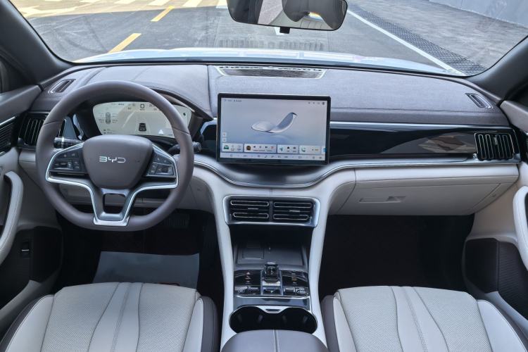Used BYD Song PLUS New Energy 2025 DM-i 112KM Prestige Model Interior 3