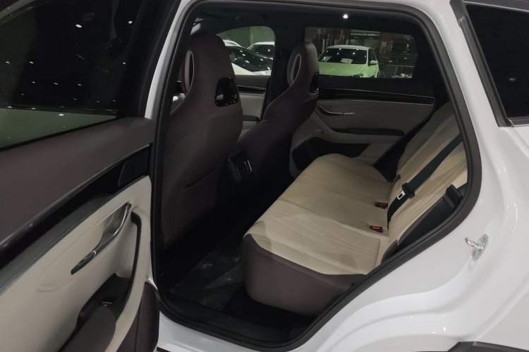 Used BYD Song PLUS New Energy 2025 EV 520km Luxury Version Interior 3