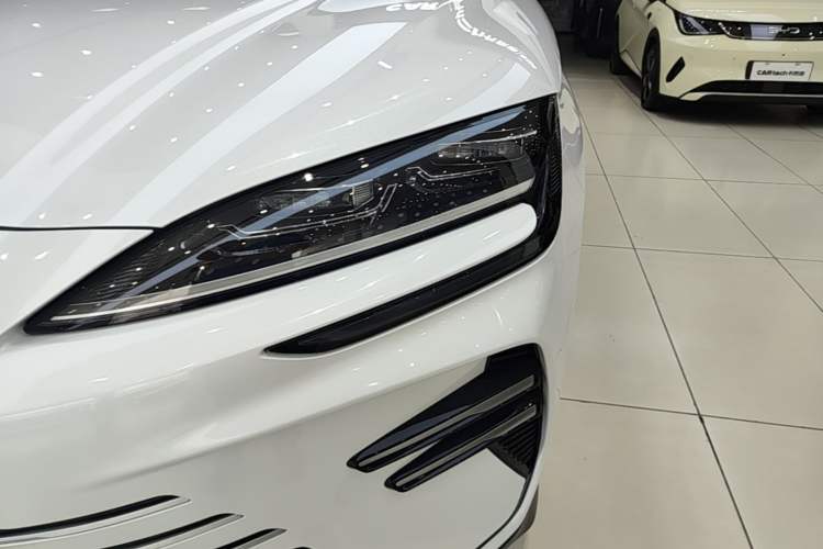 Used BYD Song PLUS New Energy 2025 DM-i 112KM Prestige Model Left Front Headlight