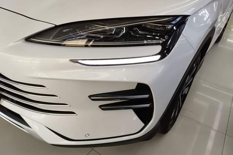 Used BYD Song PLUS New Energy 2025 DM-i 112KM Prestige Model Left Front Headlight