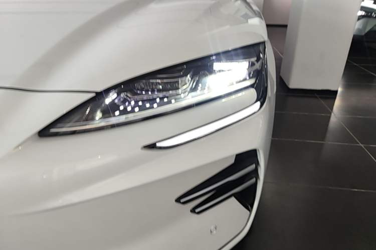 Used BYD Song PLUS New Energy 2025 EV Intelligent Driving Version 520km Premium Model Left Front Headlight