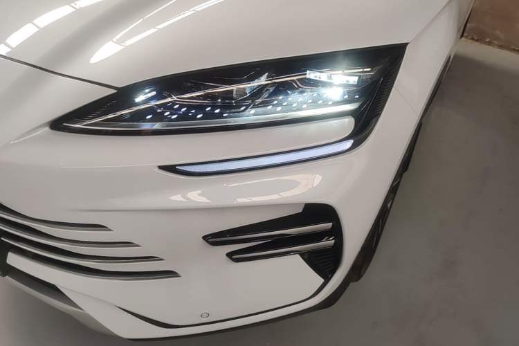 Used BYD Song PLUS New Energy 2025 DM-i 112KM Prestige Model Left Front Headlight