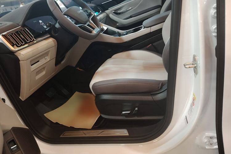 Used BYD Song PLUS New Energy 2025 DM-i 160KM Flagship Model Left Front Seat