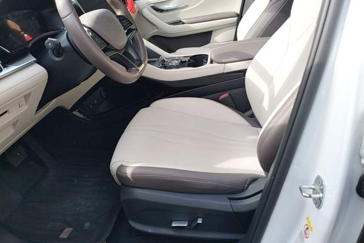 Used BYD Song PLUS New Energy 2025 EV 520km Luxury Version Left Front Seat