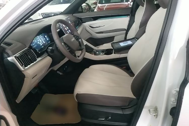 Used BYD Song PLUS New Energy 2025 DM-i Intelligent Driving 112KM Prestige Model Left Front Seat
