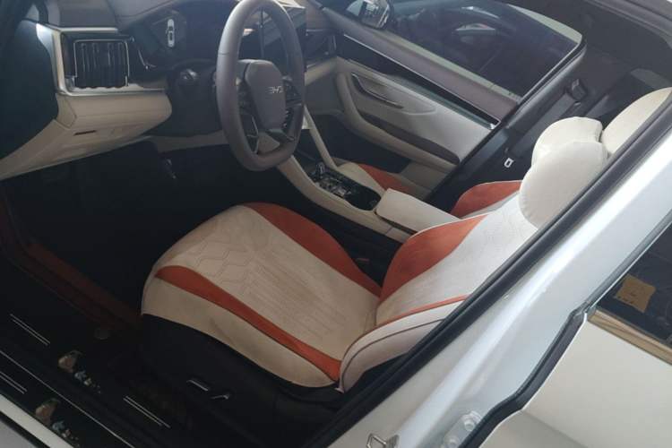 Used BYD Song PLUS New Energy 2025 DM-i Intelligent Driving 112KM Prestige Model Left Front Seat