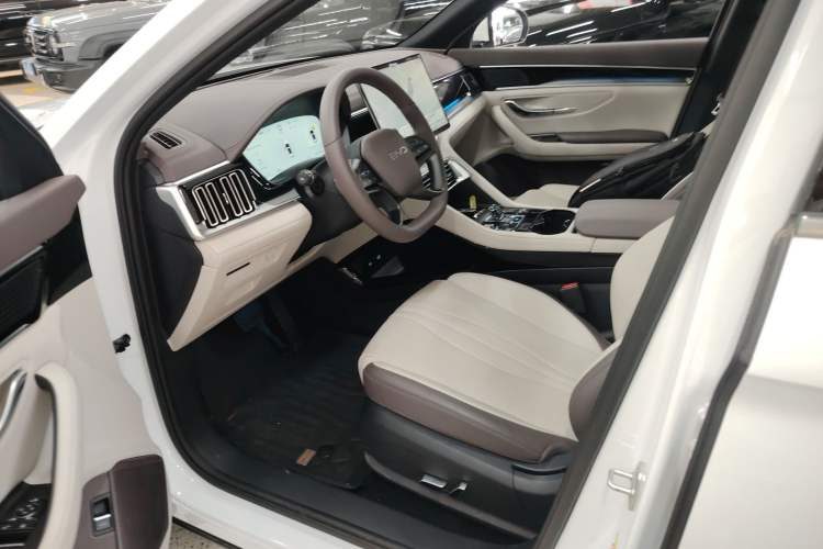 Used BYD Song PLUS New Energy 2025 EV 520km Premium Version Left Front Seat
