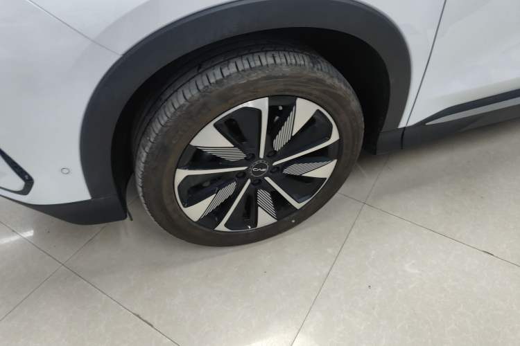 Used BYD Song PLUS New Energy 2025 EV 520km Premium Version Left Front Wheel Hub
