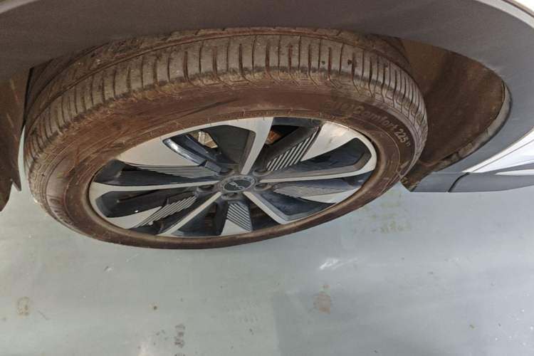 Used BYD Song PLUS New Energy 2025 EV 520km Luxury Version Left Front Wheel Hub