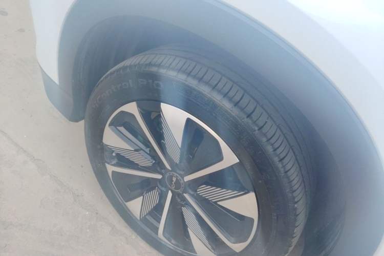 Used BYD Song PLUS New Energy 2025 DM-i 112KM Prestige Model Left Front Wheel Hub