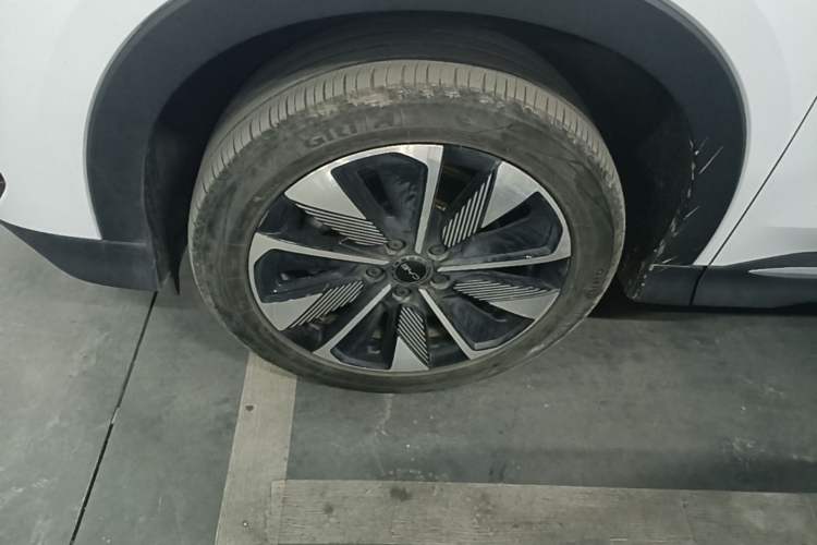Used BYD Song PLUS New Energy 2025 EV 520km Luxury Version Left Front Wheel Hub