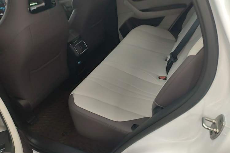 Used BYD Song PLUS New Energy 2025 DM-i 112KM Prestige Model Left Rear Seat