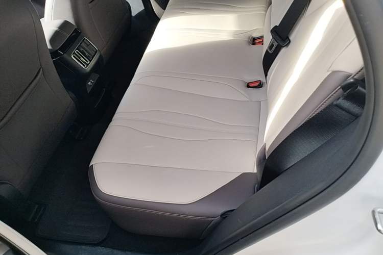 Used BYD Song PLUS New Energy 2025 EV 520km Luxury Version Left Rear Seat