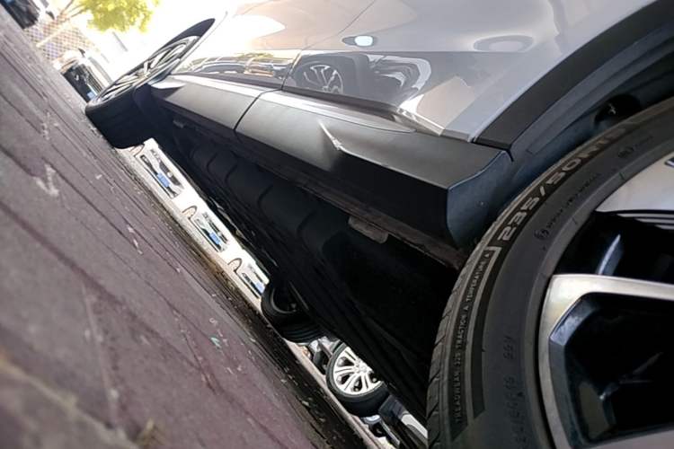 Used BYD Song PLUS New Energy 2025 DM-i 112KM Prestige Model Left Side Sill