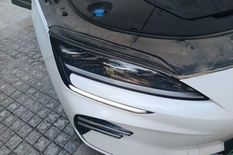 Used BYD Song PLUS New Energy 2025 EV 520km Premium Version Right Front Headlight