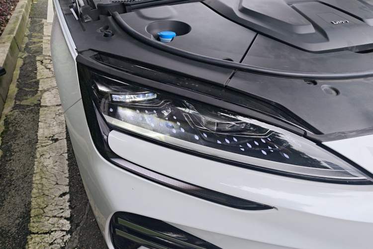 Used BYD Song PLUS New Energy 2025 DM-i 112KM Prestige Model Right Front Headlight