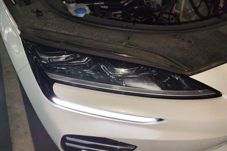 Used BYD Song PLUS New Energy 2025 EV Intelligent Driving Edition 520km Luxury Model Right Front Headlight