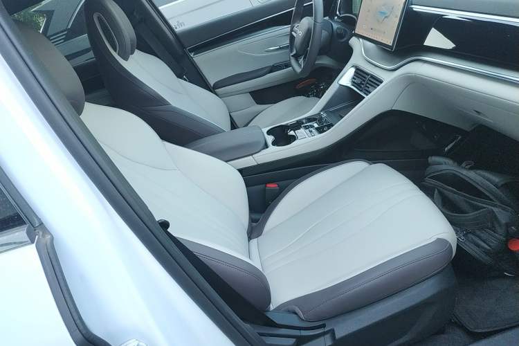 Used BYD Song PLUS New Energy 2025 DM-i 112KM Prestige Model Right Front Seat