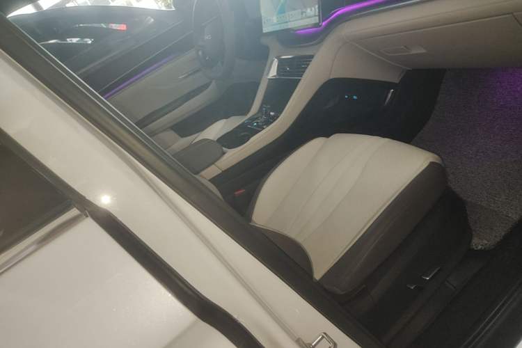 Used BYD Song PLUS New Energy 2025 DM-i Intelligent Driving 160KM Flagship Model Right Front Seat