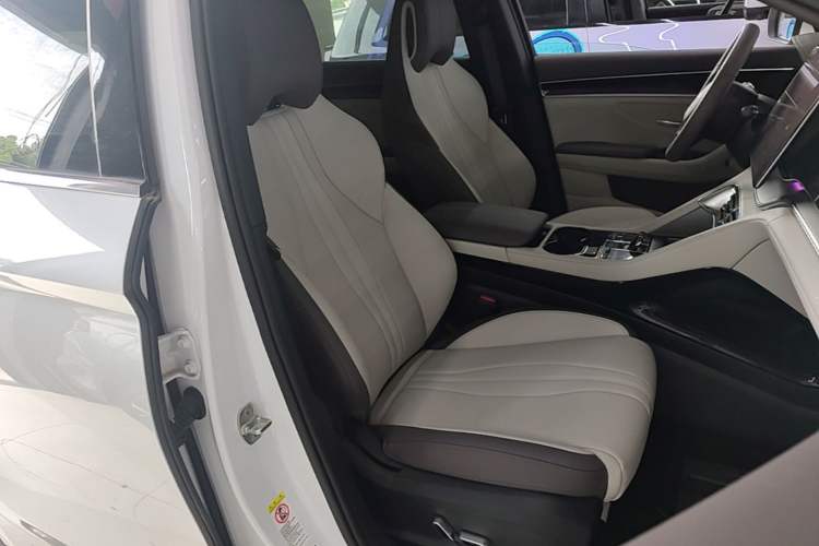 Used BYD Song PLUS New Energy 2025 DM-i Smart Drive 112KM Prestige Model Right Front Seat