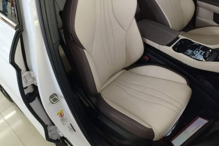 Used BYD Song PLUS New Energy 2025 DM-i 112KM Prestige Model Right Front Seat