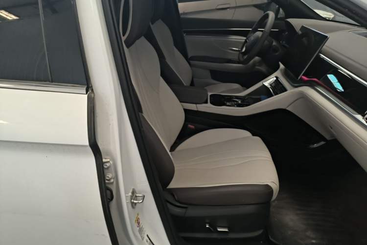 Used BYD Song PLUS New Energy 2025 EV Intelligent Driving Version 520km Premium Model Right Front Seat