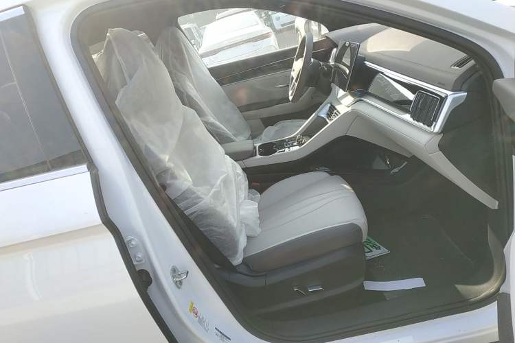 Used BYD Song PLUS New Energy 2025 DM-i 112KM Prestige Model Right Front Seat