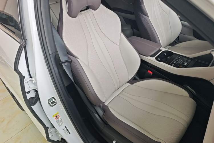 Used BYD Song PLUS New Energy 2025 DM-i 112KM Prestige Model Right Front Seat