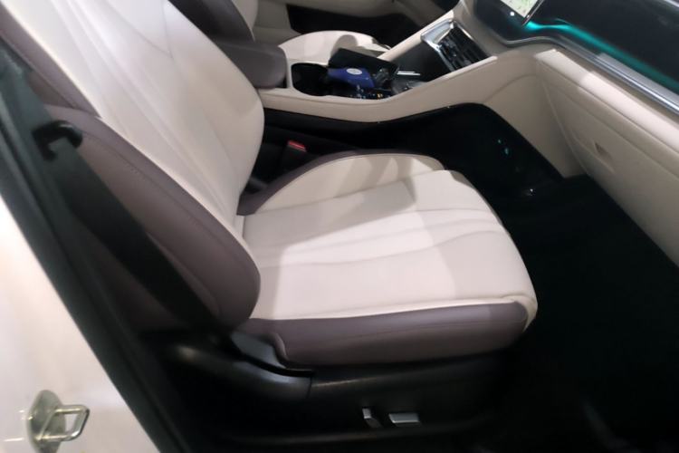 Used BYD Song PLUS New Energy 2025 DM-i 160KM Flagship Model Right Front Seat