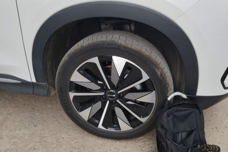 Used BYD Song PLUS New Energy 2025 DM-i Intelligent Driving 112KM Prestige Model Right Front Wheel Hub