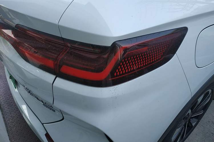 Used BYD Song PLUS New Energy 2025 DM-i 112KM Prestige Model Right Rear Taillight