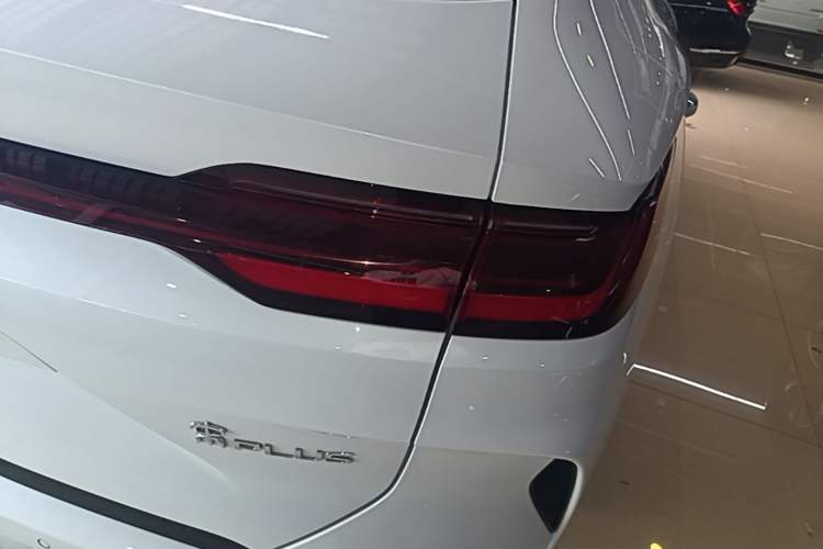 Used BYD Song PLUS New Energy 2025 DM-i 112KM Prestige Model Right Rear Taillight