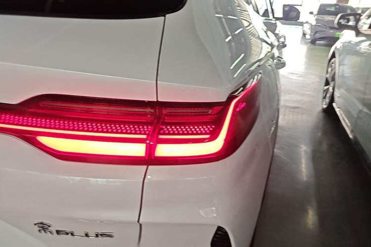 Used BYD Song PLUS New Energy 2025 EV 520km Luxury Version Right Rear Taillight