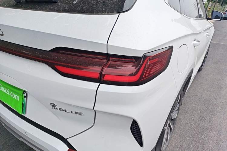 Used BYD Song PLUS New Energy 2025 DM-i 112KM Prestige Model Right Rear Taillight