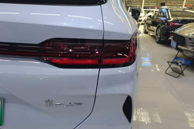 Used BYD Song PLUS New Energy 2025 DM-i 160KM Flagship Model Right Rear Taillight
