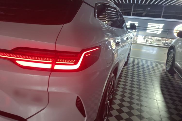 Used BYD Song PLUS New Energy 2025 EV Intelligent Driving Version 520km Premium Model Right Rear Taillight