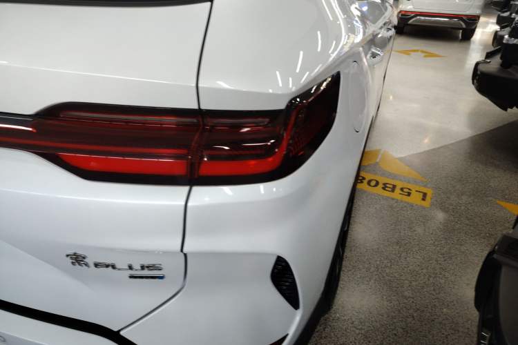 Used BYD Song PLUS New Energy 2025 EV 520km Premium Version Right Rear Taillight