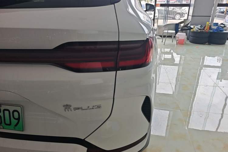 Used BYD Song PLUS New Energy 2025 DM-i 112KM Prestige Model Right Rear Taillight