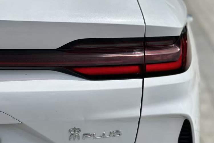 Used BYD Song PLUS New Energy 2025 DM-i 160KM Flagship Model Right Rear Taillight