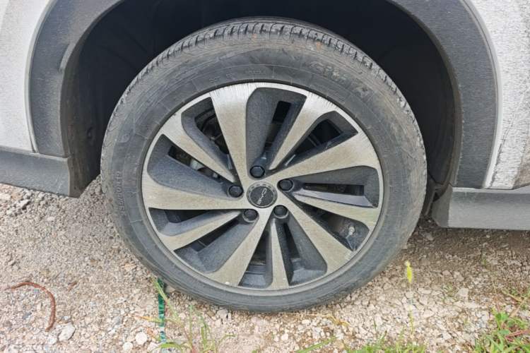 Used BYD Song PLUS New Energy 2025 EV Smart Drive Edition 605km Flagship Model Right Rear Wheel Hub