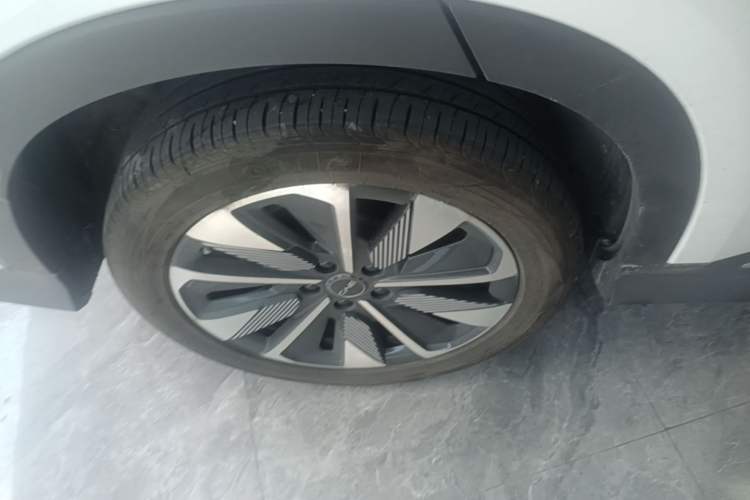 Used BYD Song PLUS New Energy 2025 EV Intelligent Driving Edition 520km Luxury Model Right Rear Wheel Hub