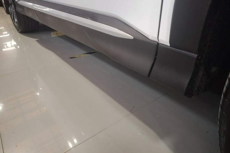 Used BYD Song PLUS New Energy 2025 DM-i 160KM Flagship Model Right Side Sill