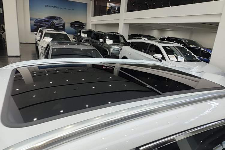 Used BYD Song PLUS New Energy 2025 DM-i 112KM Prestige Model Roof