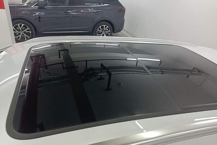 Used BYD Song PLUS New Energy 2025 DM-i 112KM Prestige Model Roof