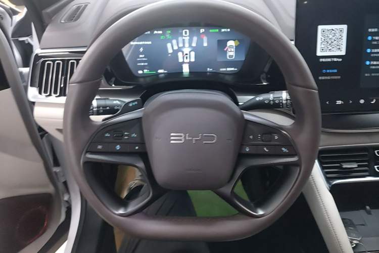 Used BYD Song PLUS New Energy 2025 EV Intelligent Driving Version 520km Premium Model Steering Wheel
