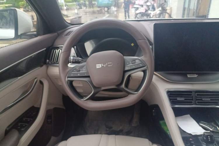 Used BYD Song PLUS New Energy 2025 DM-i Intelligent Driving 160KM Flagship Model Steering Wheel