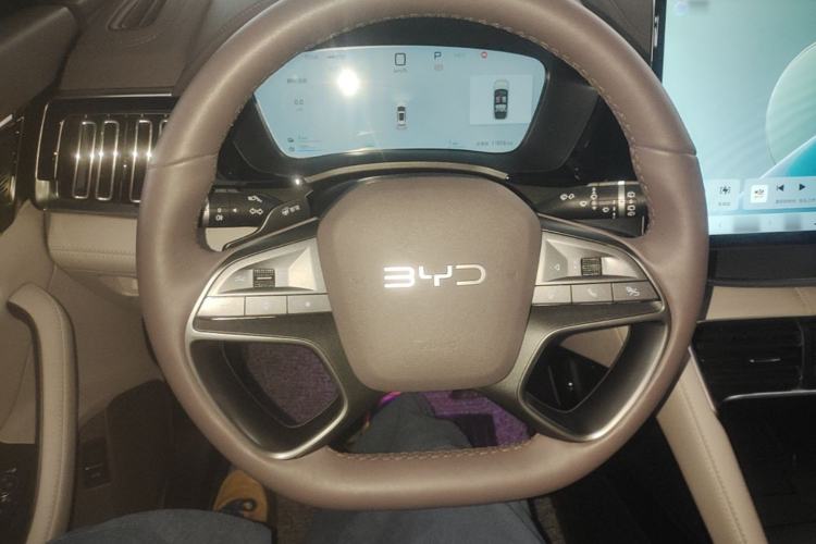 Used BYD Song PLUS New Energy 2025 DM-i Intelligent Driving 160KM Flagship Model Steering Wheel